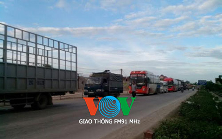 Đến sáng nay, tuyến QL1A qua địa bàn tỉnh Nghệ An - Thanh Hóa vẫn chưa được thông xe.